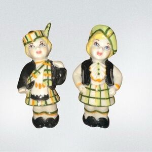Vintage Scottish Lad‎ & Lassie Kilt Wee Series Ceramic Arts Studio Salt & Pepper